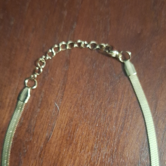 Elegant Gold-tone Layered Necklace Set - Picture 3 of 8